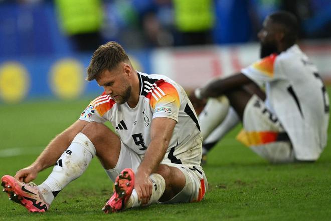 爱游戏体育-关于葡超倒计时，上海久事今夜调整名单，细节引发关注，更衣室稳定，赛季目标并未改变的信息