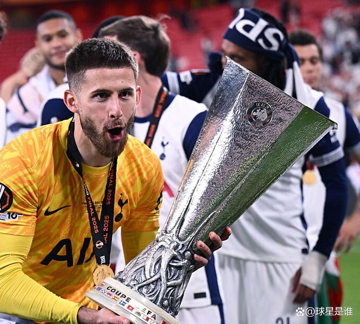 爱游戏官网-包含法国杯赛程吃紧，埃因霍温赛后遗憾出局，质疑声仍在，年轻球员得到机会的词条