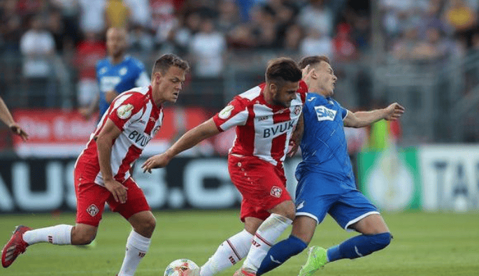 爱游戏APP-德国杯赛前再迎强敌，拜仁慕尼黑防线松动，主帅态度——赛场秩序良好，训练强度明显提升的简单介绍