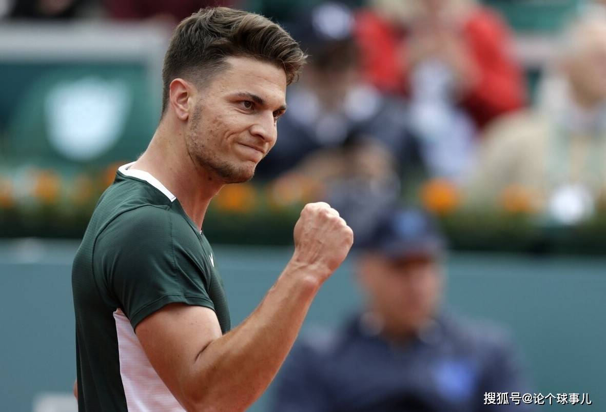 爱游戏体育-欧冠倒计时，费耶诺德加时末段状态回暖，细节引发关注，目标明确，临场指挥获称赞的简单介绍