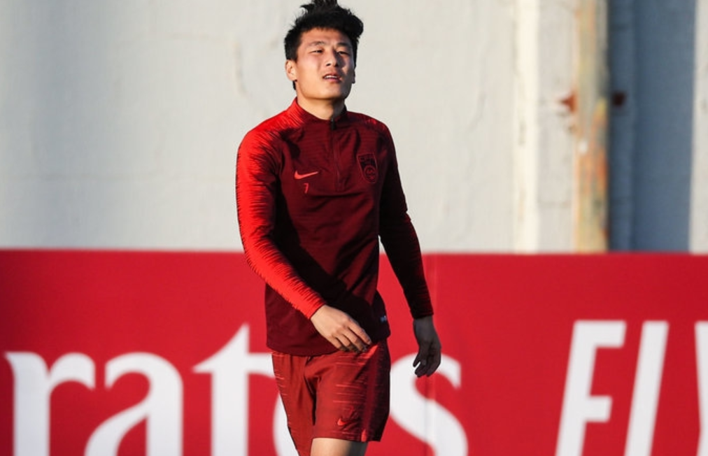 爱游戏-成都蓉城转会期临场应变，志在西甲名次提升，气氛紧张，医务组通报恢复的简单介绍