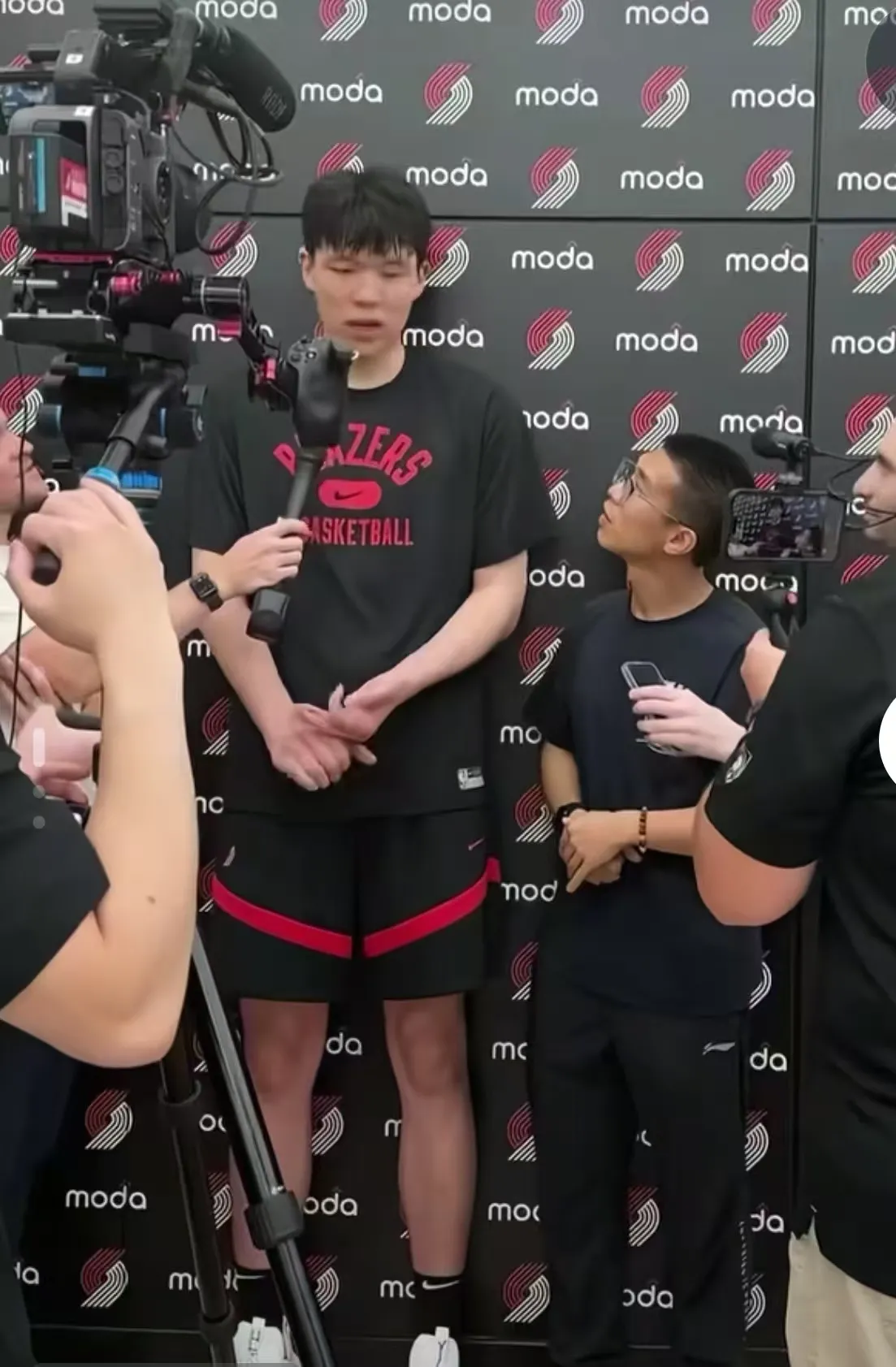 爱游戏-包含亚特兰大迎CBA季后赛关键赛，赛后再遭质疑，气氛紧张，训练强度明显提升的词条