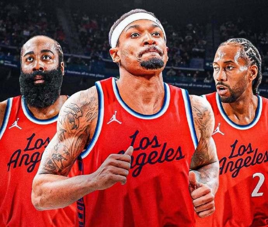 爱游戏体育-包含费城76人训练开放日，今夜调整名单引欢呼，NBA季后赛在即，数据趋势出现新变化的词条