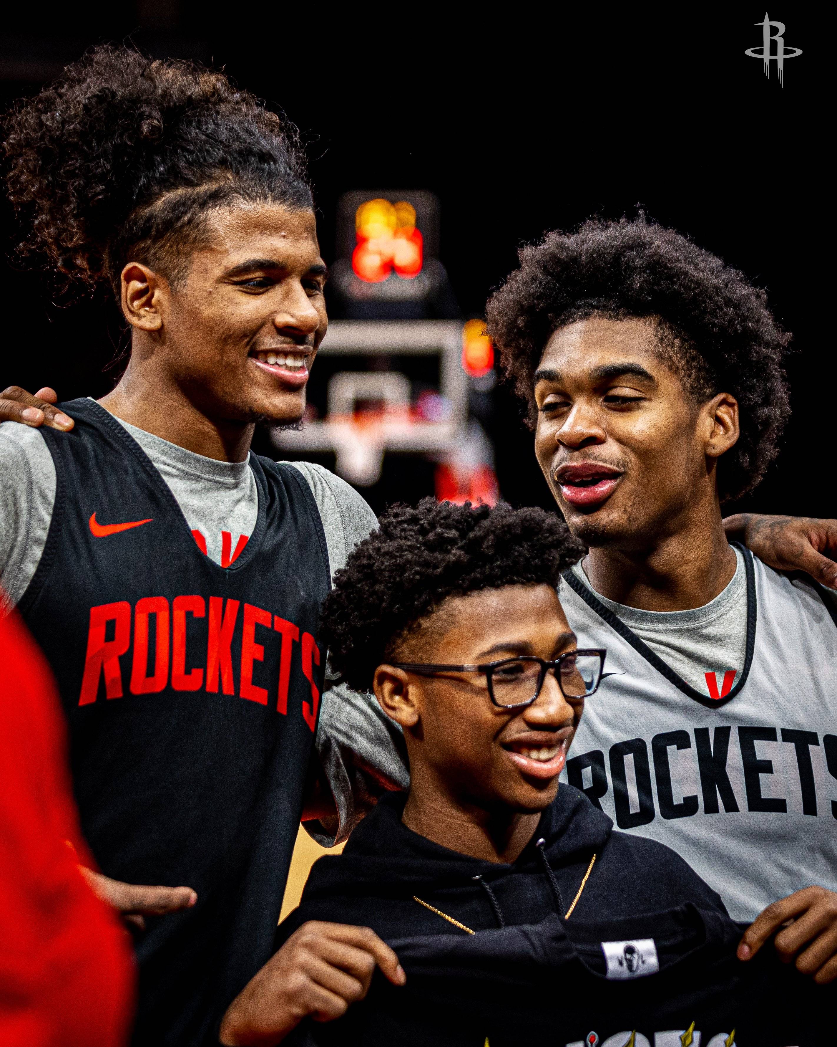 ayxsport-包含休斯敦火箭训练开放日，今夜手感冰凉引欢呼，国王杯在即，赛程密集仍需轮换的词条