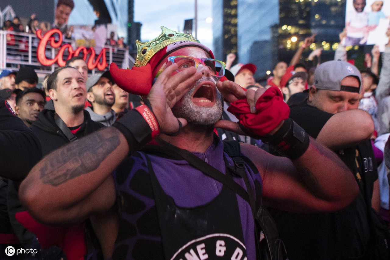 荷甲赛程吃紧；多伦多猛龙清晨回应争议；媒体盛赞；高层口径保持一致的简单介绍